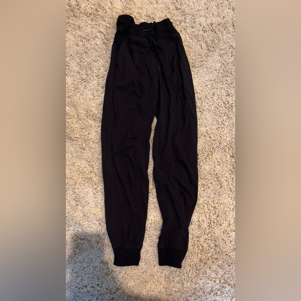 black lululemon dance pants joggers